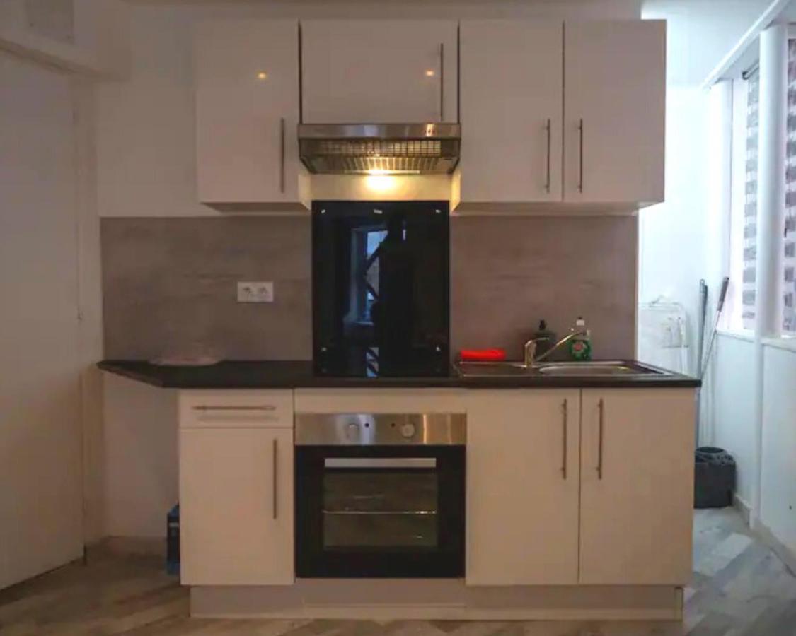 Plein Centre Ville ,Parking , Tout Equipe ,Confort Клермон-Феран Екстериор снимка